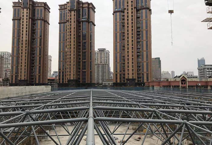 阿尔山螺栓球网架结构